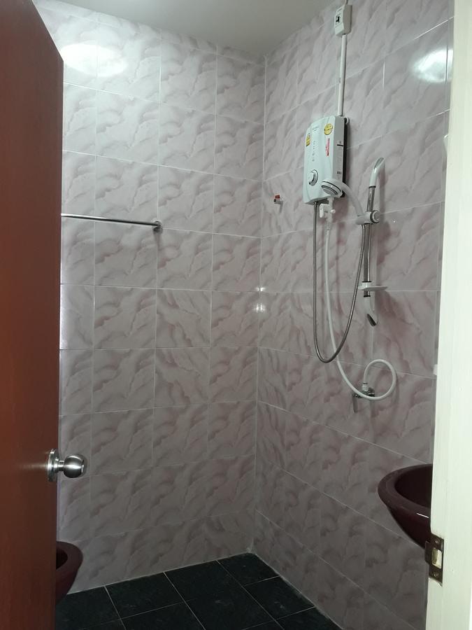 Chinn House Karon Екстериор снимка