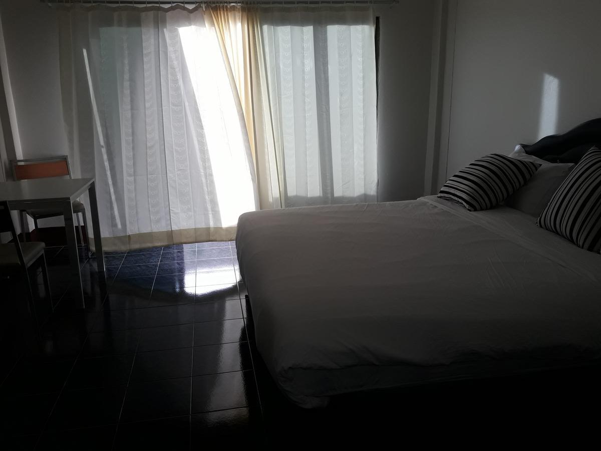 Chinn House Karon Екстериор снимка