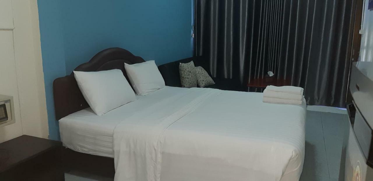 Chinn House Karon Екстериор снимка