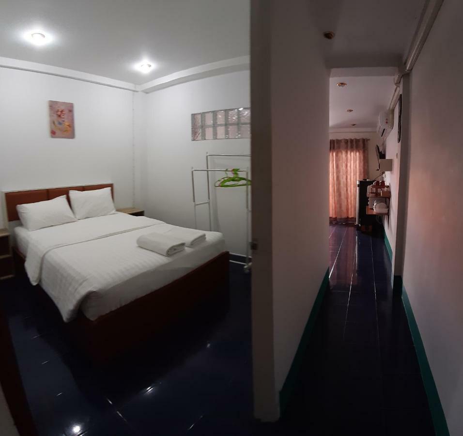 Chinn House Karon Екстериор снимка